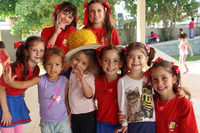 Alunos da escola Augusto Pavei visitam Abadeus