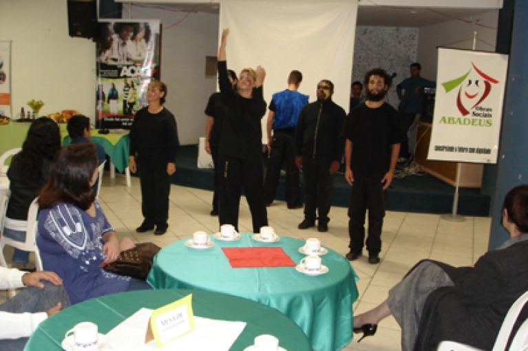 ONG internacional visita Abadeus