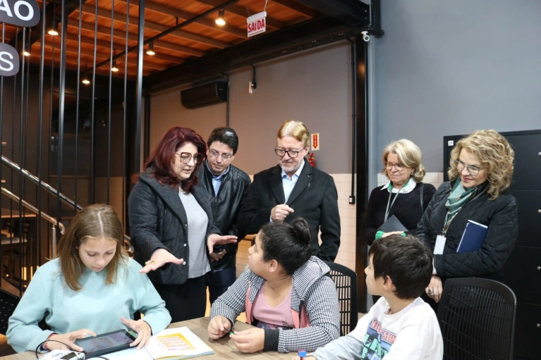 Acic conhece estrutura e projetos da Abadeus