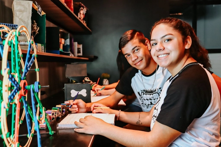 Abadeus fomenta m&atilde;o de obra qualificada com programa Jovem Aprendiz