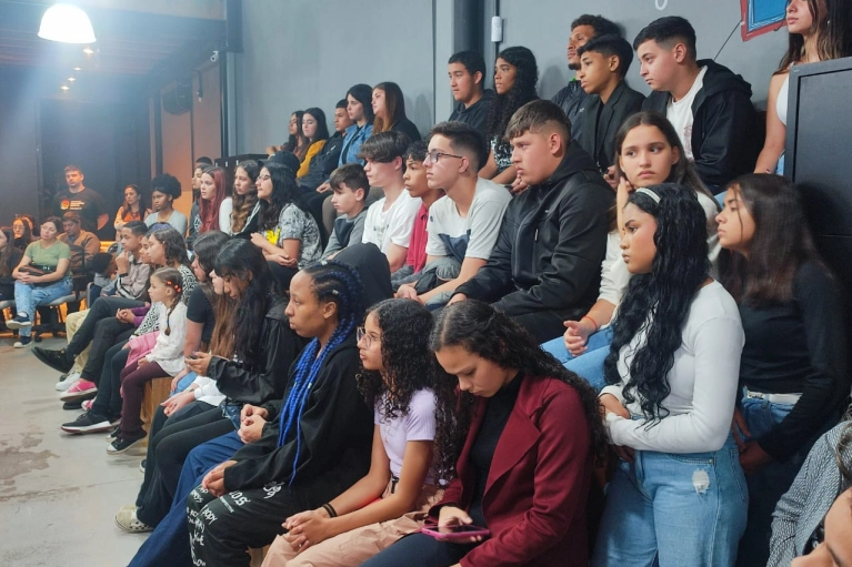 Jovens Talentos: 56 alunos saem da Abadeus preparados para o mercado de trabalho 