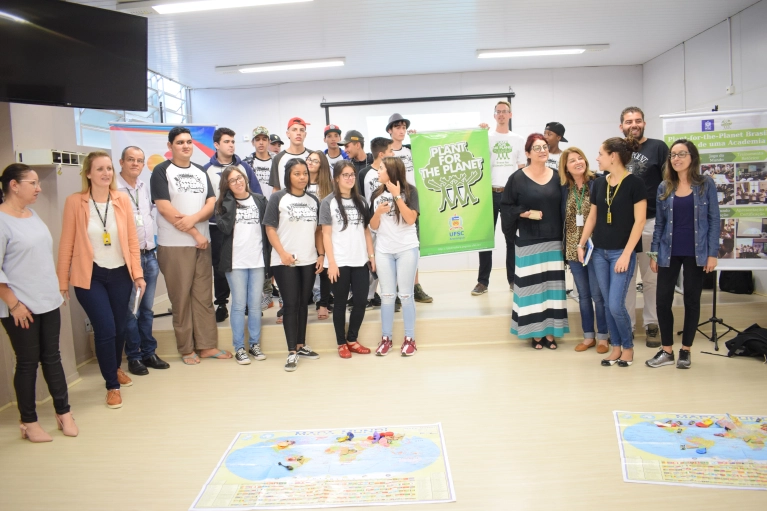 Plant-for-the-Planet inicia suas atividades em Crici&uacute;ma em Parceria com a ABADEUS 
