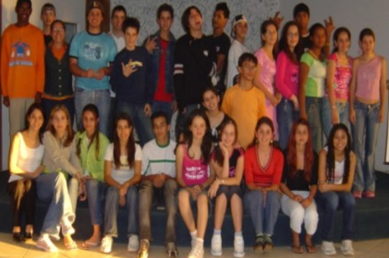 Adolescentes s&atilde;o preparados para o mercado de trabalho