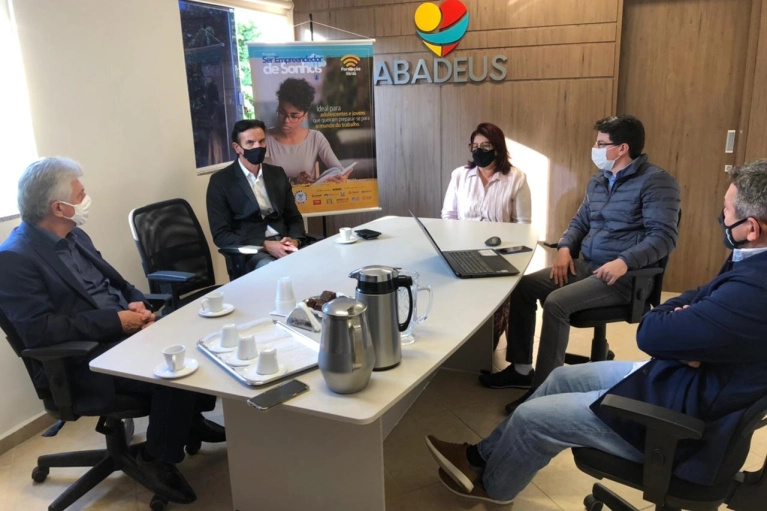 Acic e o N&uacute;cleo de Base Tecnol&oacute;gica estreitam parceria com o Centro de Inova&ccedil;&atilde;o da Abadeus