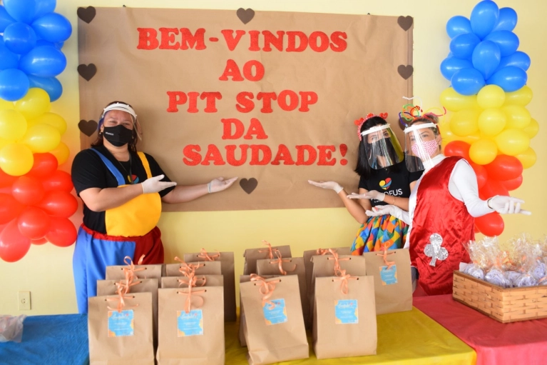 Para amenizar a saudade, Abadeus realiza &ldquo;pit stop&rdquo; com alunos do Centro de Educa&ccedil;&atilde;o Infantil