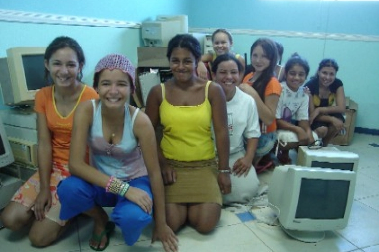 Colorminas doa equipamentos usados de inform&aacute;tica