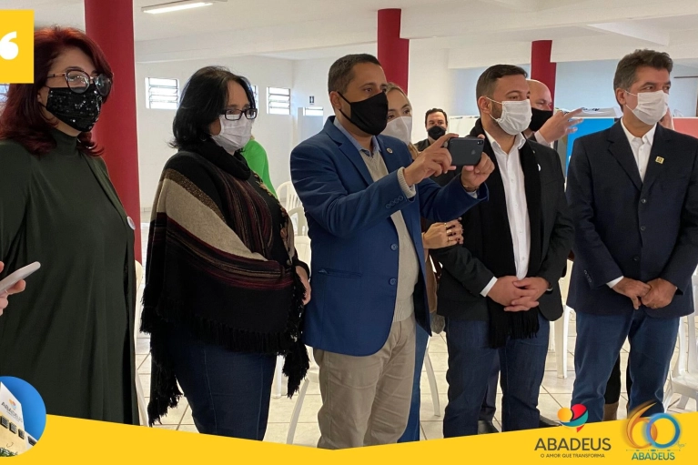 Centro de Inova&ccedil;&atilde;o Social da Abadeus &eacute; apresentado &agrave; Ministra Damares e comitiva
