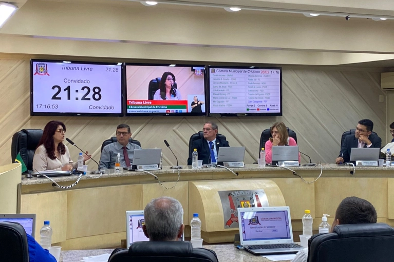 Trabalho da Abadeus &eacute; apresentado em tribuna livre da C&acirc;mara de Vereadores de Crici&uacute;ma