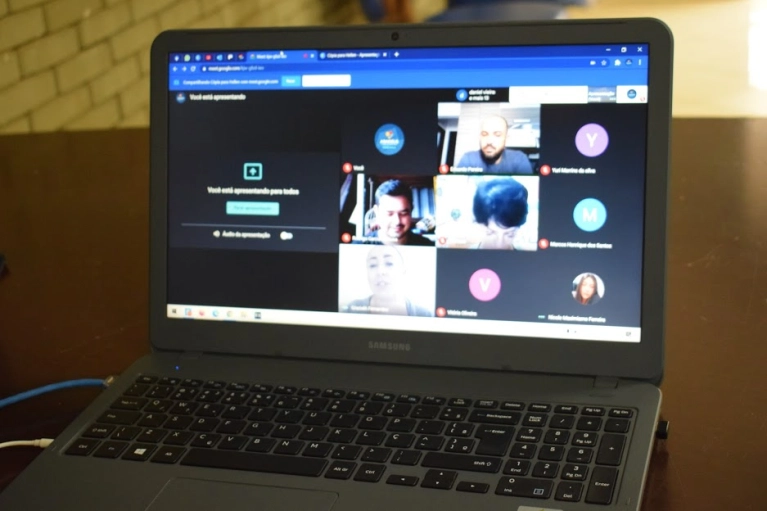 Trinta jovens s&atilde;o formados no Projeto Ser Empreendedor de Sonhos, da Abadeus