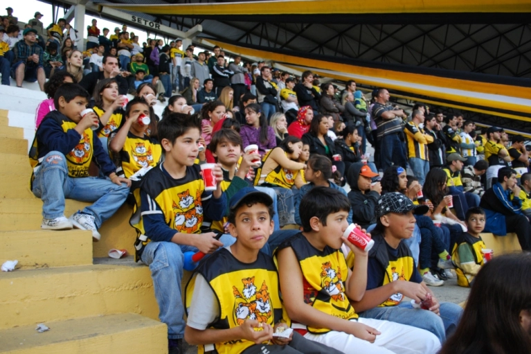 Projetos Social leva crian&ccedil;as ao Est&aacute;dio