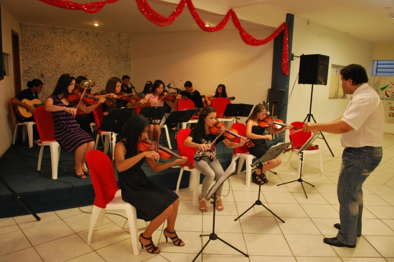 Abadeus realiza Recital de M&uacute;sica do projeto Sinfonia de Talentos 