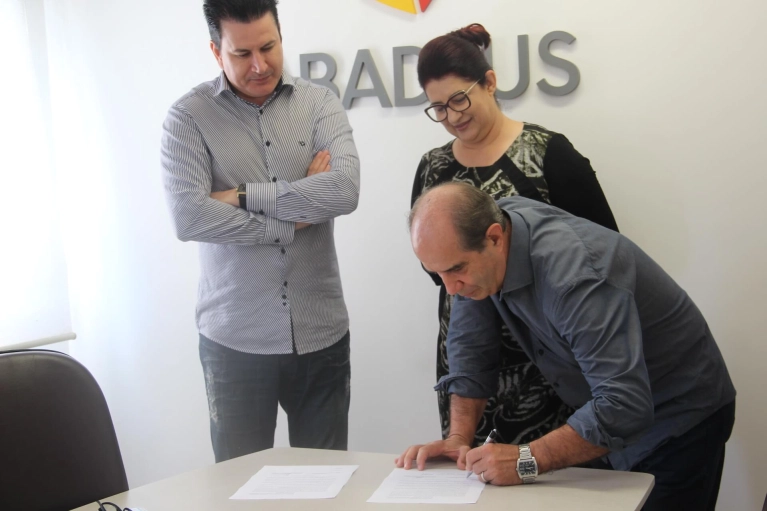 Abadeus Recebe Projeto Carvão Amigo