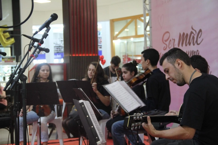 Apresenta&ccedil;&atilde;o Sinfonia de Talentos - Crici&uacute;ma Shopping