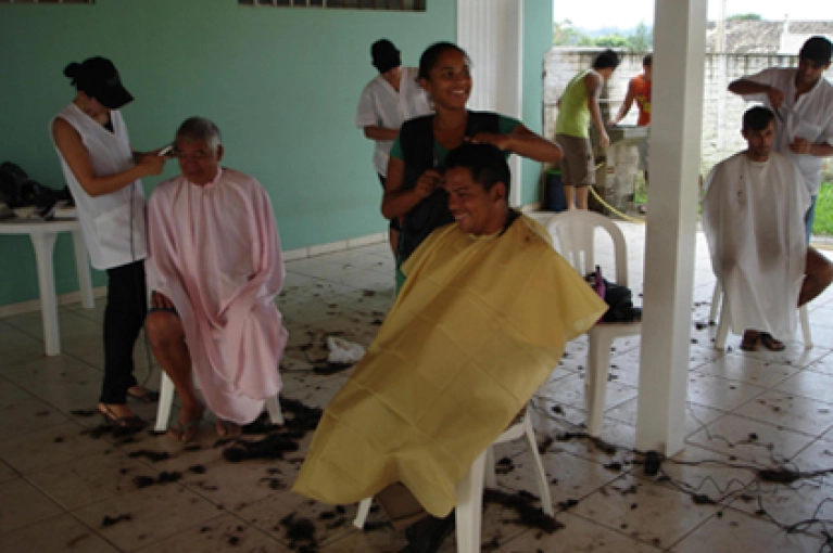 Abadeus promove ação social       