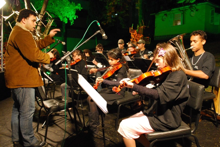 Sinfonia de Talentos faz apresenta&ccedil;&atilde;o no Entardecer Cultural da Funda&ccedil;&atilde;o
