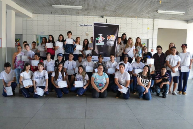 Escolinha de Cinema certifica alunos do Col&eacute;gio Arruda Ramos
