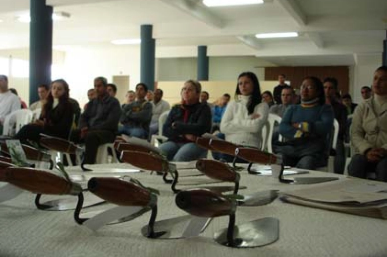 Detentos do Santa Augusta recebem certificado de profissionaliza&ccedil;&atilde;o