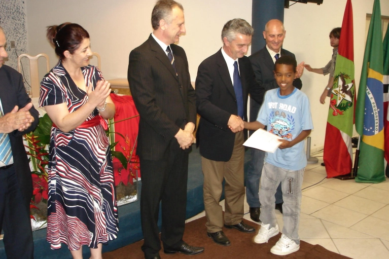 Gera&ccedil;&atilde;o.com Fontana forma a 10&ordf; turma