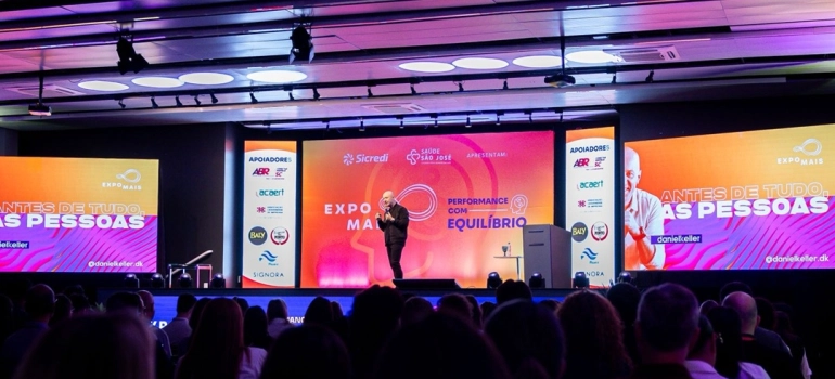ExpoMais 2025: inteligência emocional, equilíbrio e propósito inspiram encerramento