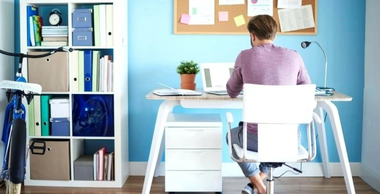 Como ter um home office confortável e organizado