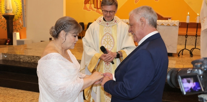 Jos&eacute; e Sarah (Ernst) de Mello celebram bodas de diamante e comemora&ccedil;&atilde;o ao M&ecirc;s da Mulher no Instituto Juarez Machado