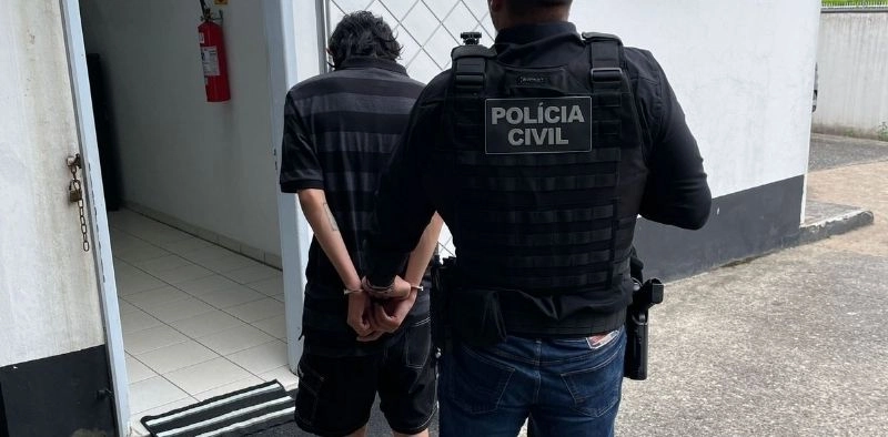 Pol&iacute;cia Civil de Joinville prende jovem monitorado por ag&ecirc;ncia dos EUA mediante crimes sexuais