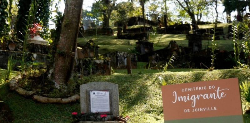 Devido &agrave; chuva, visita noturna ao Cemit&eacute;rio do Imigrante de Joinville &eacute; adiada 