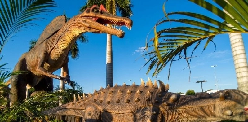 Dinossauros invadem o shopping de Joinville em exposi&ccedil;&atilde;o gratuita