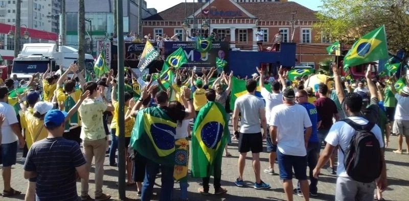 Movimento Acorda Brasil faz manifesta&ccedil;&atilde;o neste domingo em Joinville