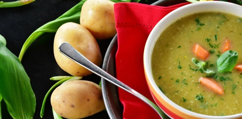 Confira sete receitas de sopas e caldos para preparar no inverno