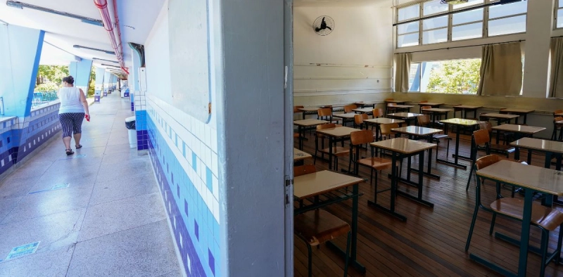 Maior concurso da hist&oacute;ria da educa&ccedil;&atilde;o de SC &eacute; suspenso por falta de cotas raciais