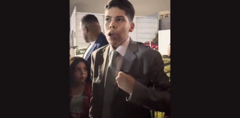 V&Iacute;DEO &ndash; Pol&ecirc;mico nas redes sociais, pastor adolescente diz ter sido retirado &agrave; for&ccedil;a de congresso em Cambori&uacute;