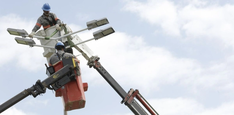 Prefeitura de Joinville e cons&oacute;rcio assinam contrato de R$ 1,5 milh&atilde;o mensais para modernizar ilumina&ccedil;&atilde;o p&uacute;blica