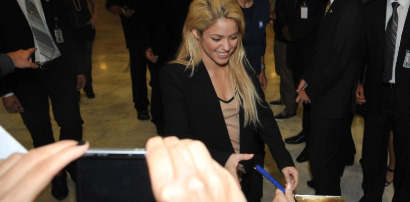 Shakira pode fazer show em Balne&aacute;rio Cambori&uacute;