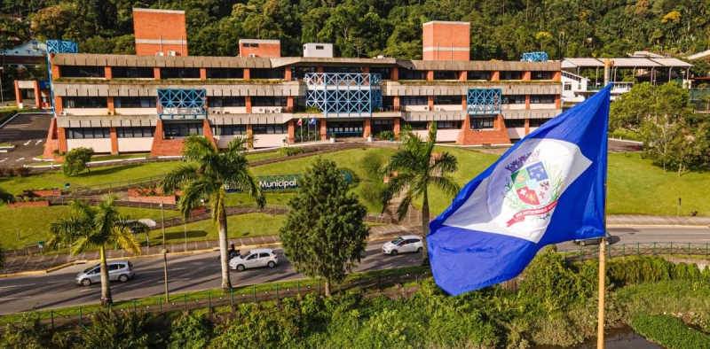 MPSC aju&iacute;za a&ccedil;&atilde;o contra aumento imediato de sal&aacute;rios de secret&aacute;rios municipais em Joinville