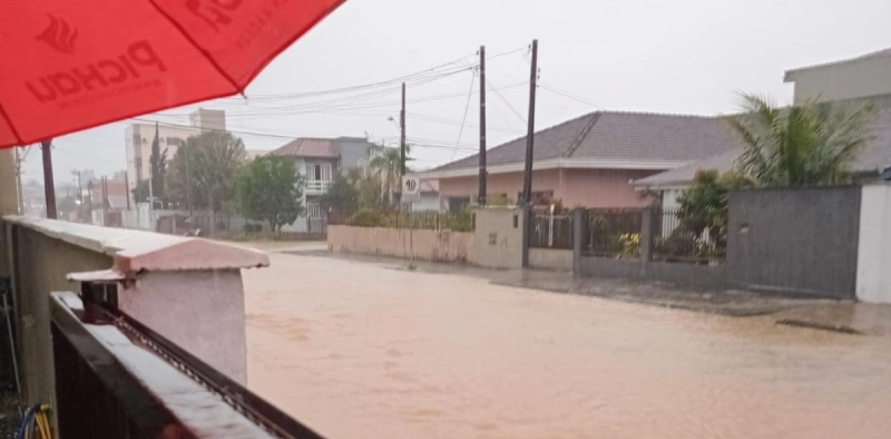 Chuva provoca cancelamento de aulas em escolas municipais de Joinville