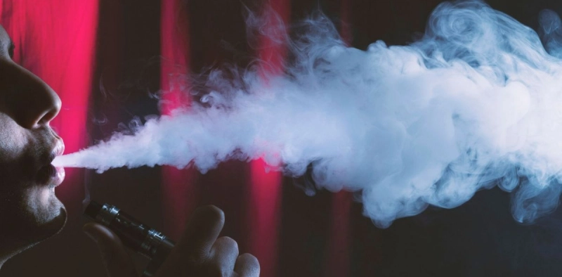 Joinville sanciona lei para prevenir uso de cigarros eletr&ocirc;nicos entre crian&ccedil;as e adolescentes nas escolas