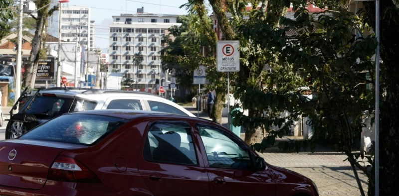 Joinville sanciona lei que autoriza implanta&ccedil;&atilde;o do estacionamento rotativo
