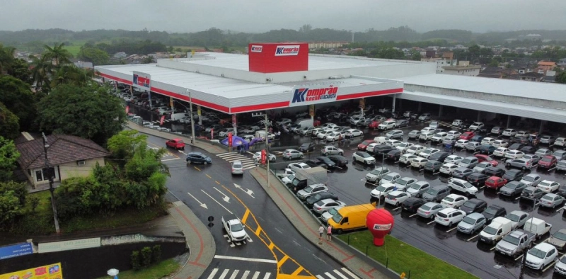 Grupo Koch abre processo seletivo com 100 vagas para nova loja Kompr&atilde;o em Joinville