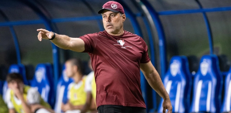 Ap&oacute;s duas derrotas no Catarinense, Leandro Sena &eacute; demitido do comando do JEC