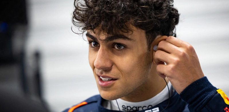 Novo Verstappen? Quem &eacute; Arvid Lindblad, confirmado na F&oacute;rmula 1 em 2026