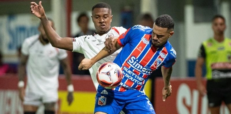 Joinville &agrave; beira do rebaixamento: repetindo erros e encarando o resultado