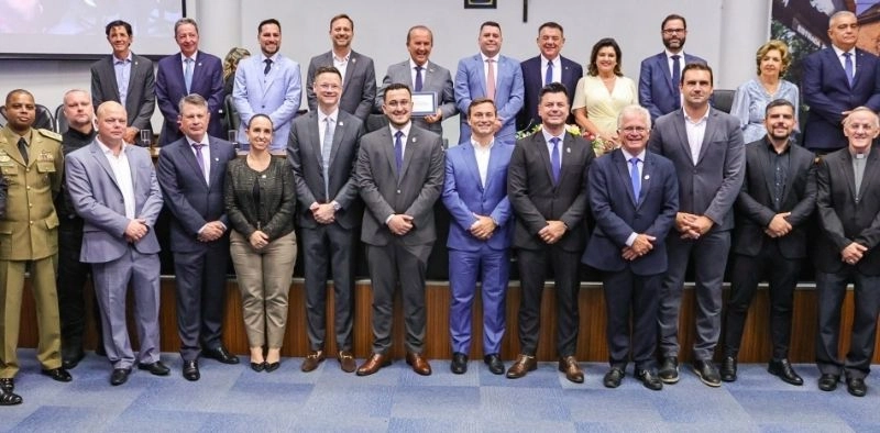 C&acirc;mara de Joinville concede T&iacute;tulo de Cidad&atilde;o Honor&aacute;rio ao governador Jorginho Mello