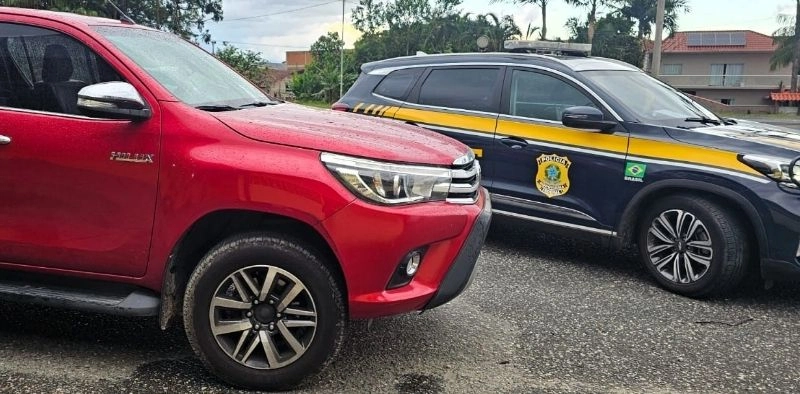 Picape com placa da Argentina e furtada em Bombinhas &eacute; recuperada em Joinville