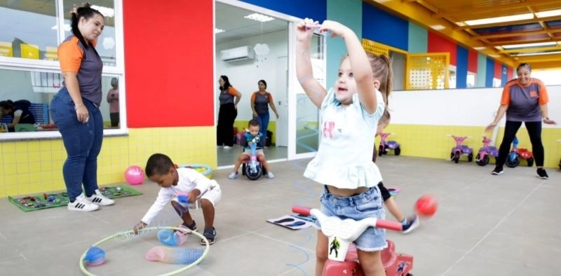 Mais de 1,1 mil crian&ccedil;as s&atilde;o pr&eacute;-classificadas para vagas em CEIs de Joinville; confira