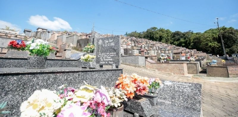 Vereador prop&otilde;e plant&atilde;o 24 horas para agilizar Aux&iacute;lio Funeral a fam&iacute;lias vulner&aacute;veis em Joinville