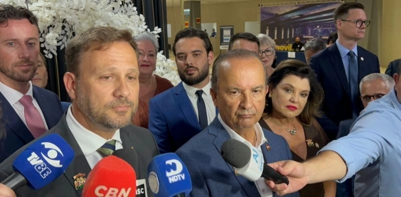 Saiba quando Adriano Silva entregar&aacute; o comando da Prefeitura de Joinville