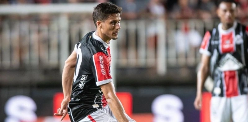 Gabriel Terra tem fratura na f&iacute;bula e desfalca o JEC na S&eacute;rie D