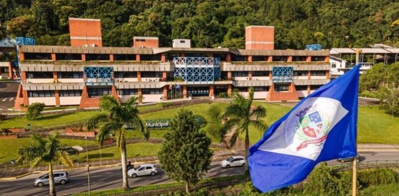 Prefeitura de Joinville alerta para golpe em inscri&ccedil;&otilde;es de concurso p&uacute;blico da educa&ccedil;&atilde;o