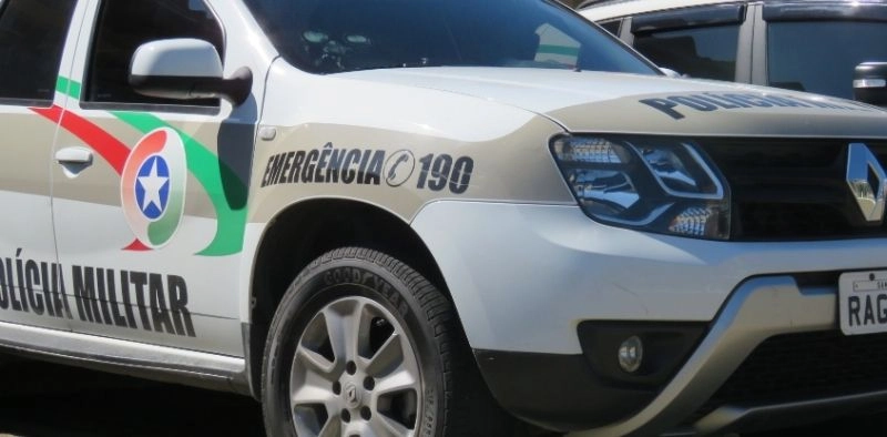 Adolescente de 15 anos &eacute; apreendido ap&oacute;s roubo a farm&aacute;cia em Joinville